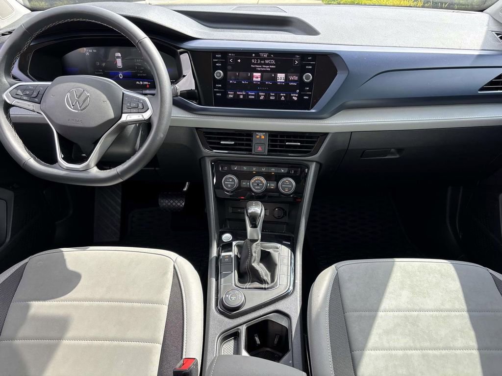 Used 2024 Volkswagen Taos SE image 29