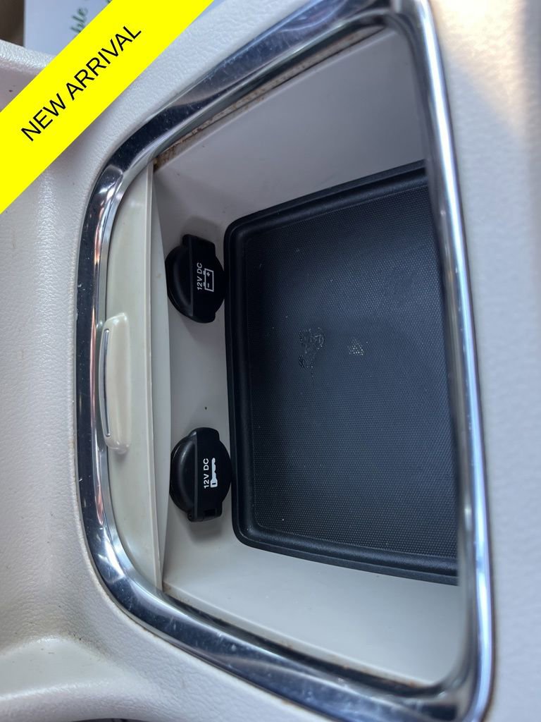 Used 2020 Dodge Grand Caravan SXT image 30