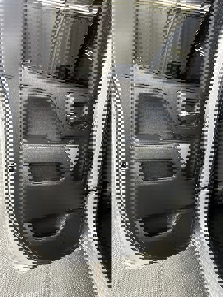 Used 2018 Chevrolet Silverado 1500 LT w/ All Star Edition image 22