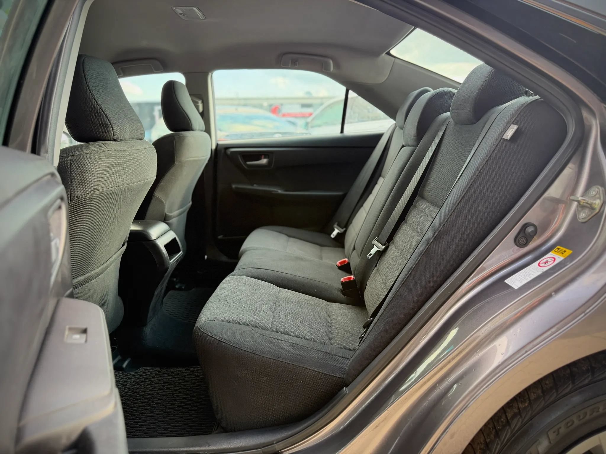 Used 2017 Toyota Camry LE FWD image 14