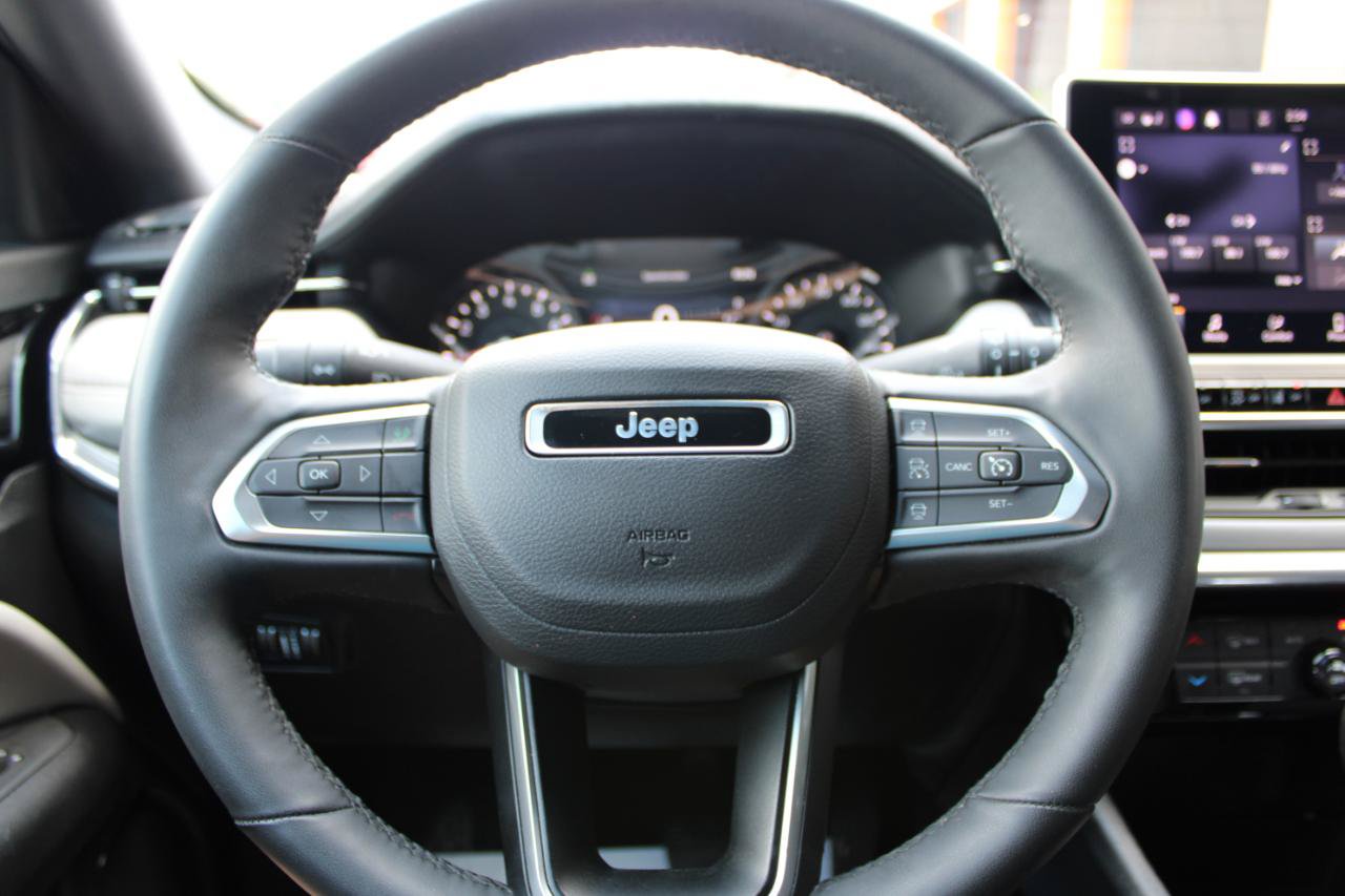 Used 2023 Jeep Compass Limited AWD/4WD image 16
