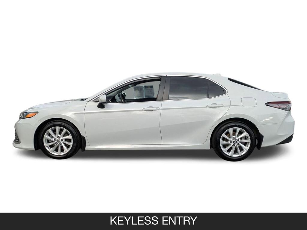 Used 2023 Toyota Camry LE image 5