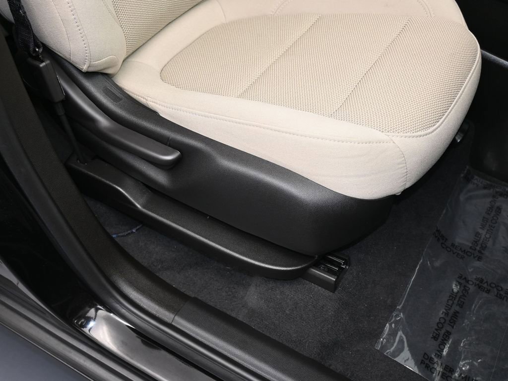 Used 2023 Chevrolet Traverse LS image 41