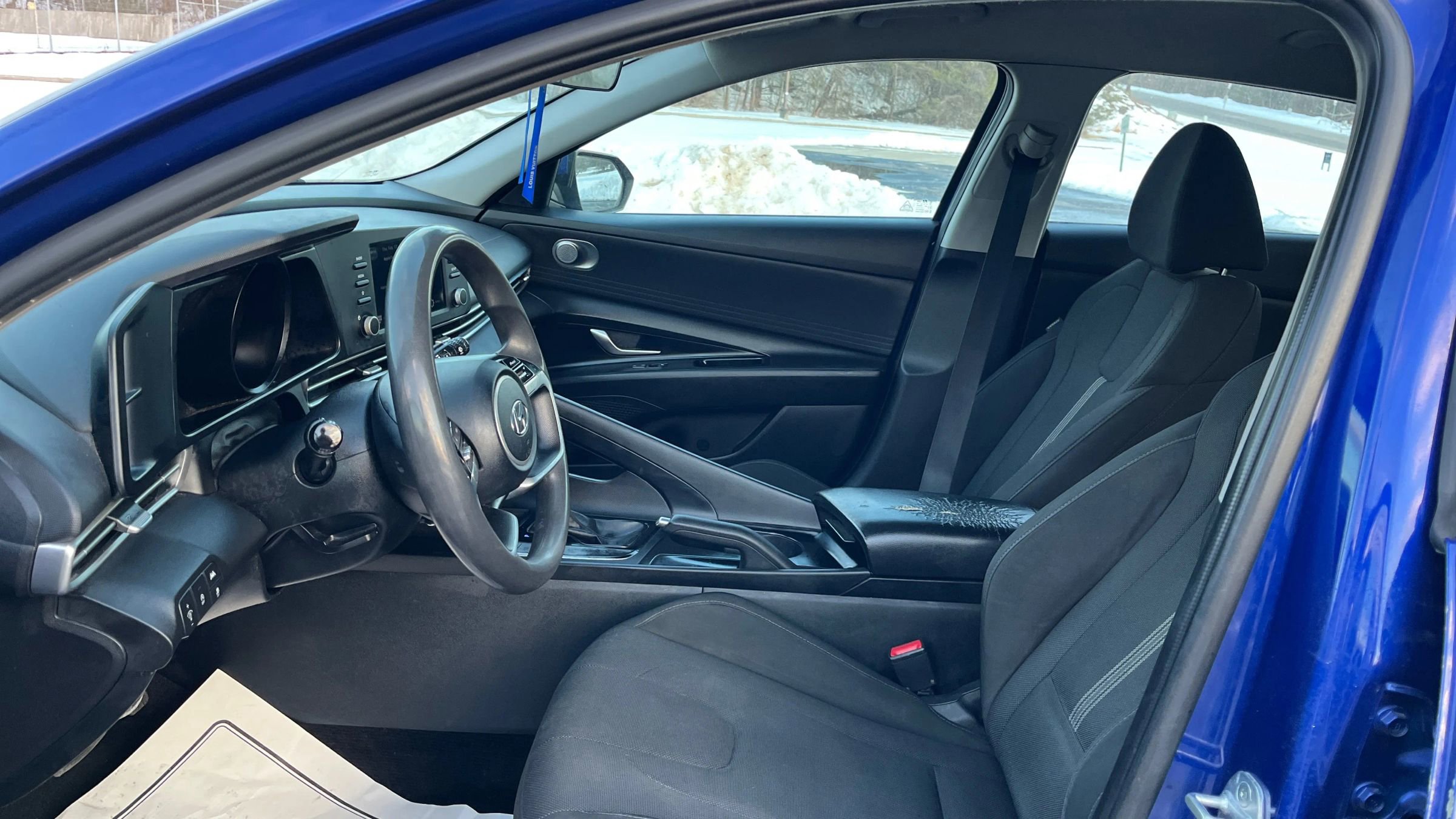 Used 2021 Hyundai Elantra SE image 9