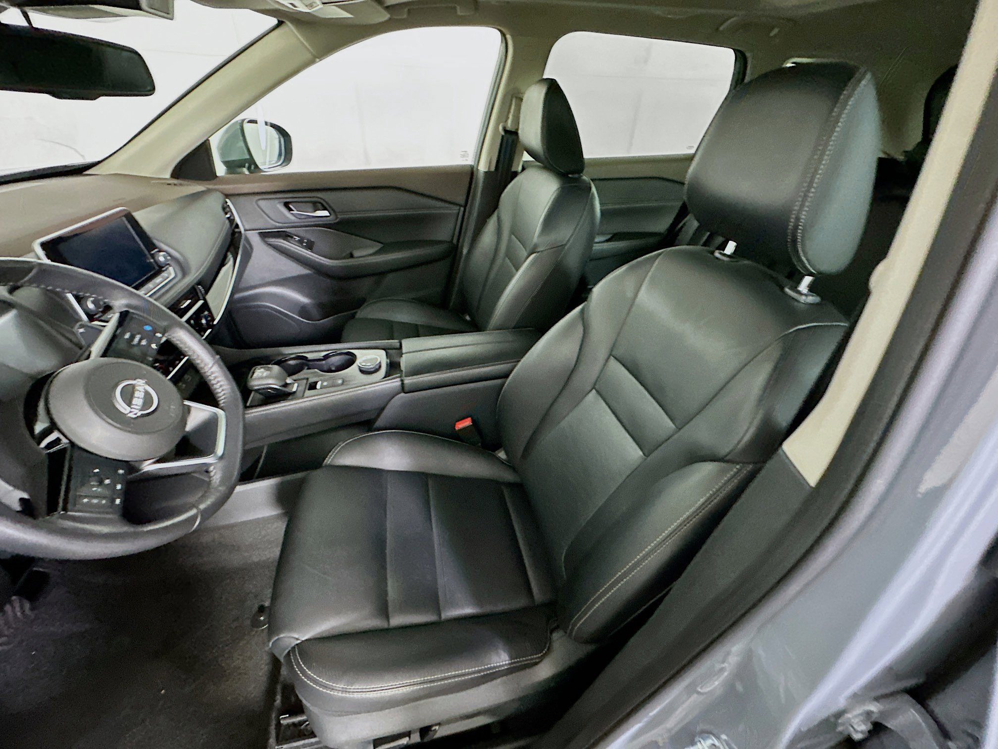 Used 2023 Nissan Rogue SL AWD/4WD image 13