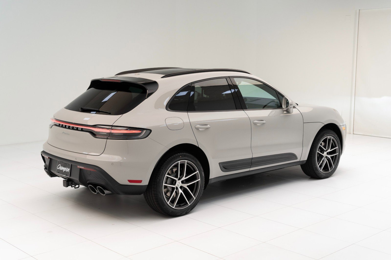 New 2025 Porsche Macan image 9