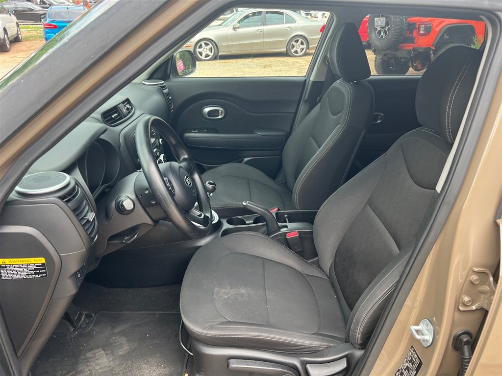 Used 2014 Kia Soul FWD image 10
