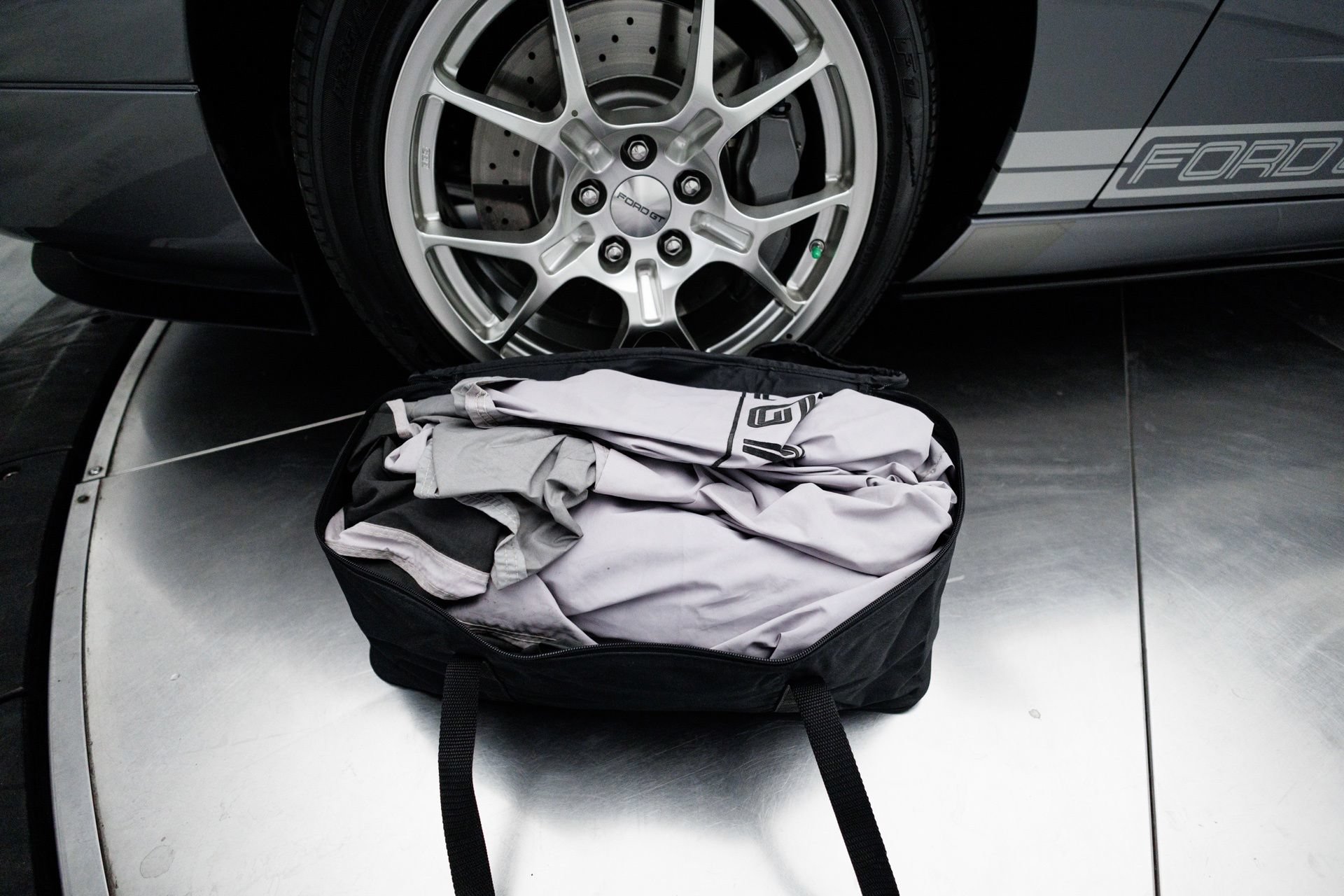 Used 2006 Ford GT RWD image 65