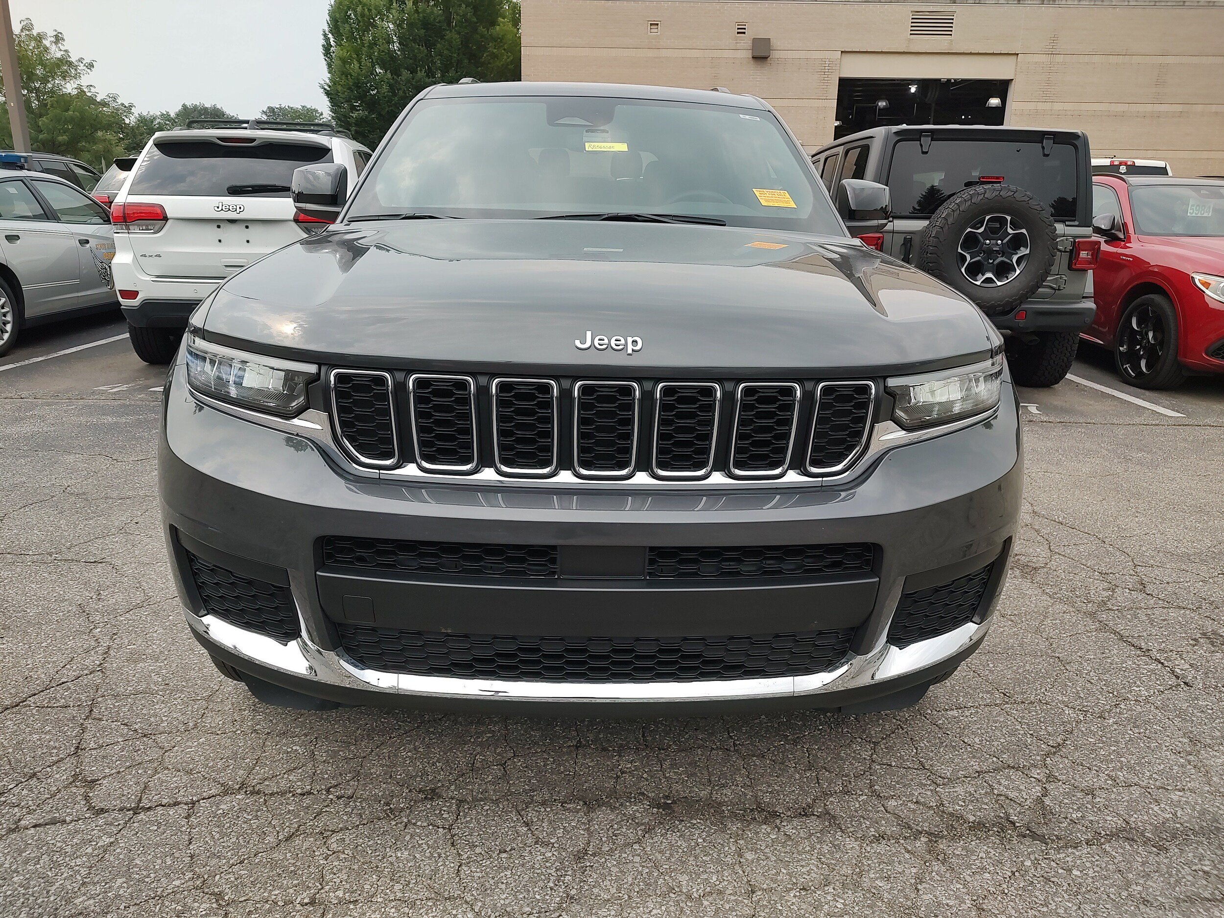 Certified 2024 Jeep Grand Cherokee L Laredo w/ Luxury Tech Group I AWD/4WD image 2