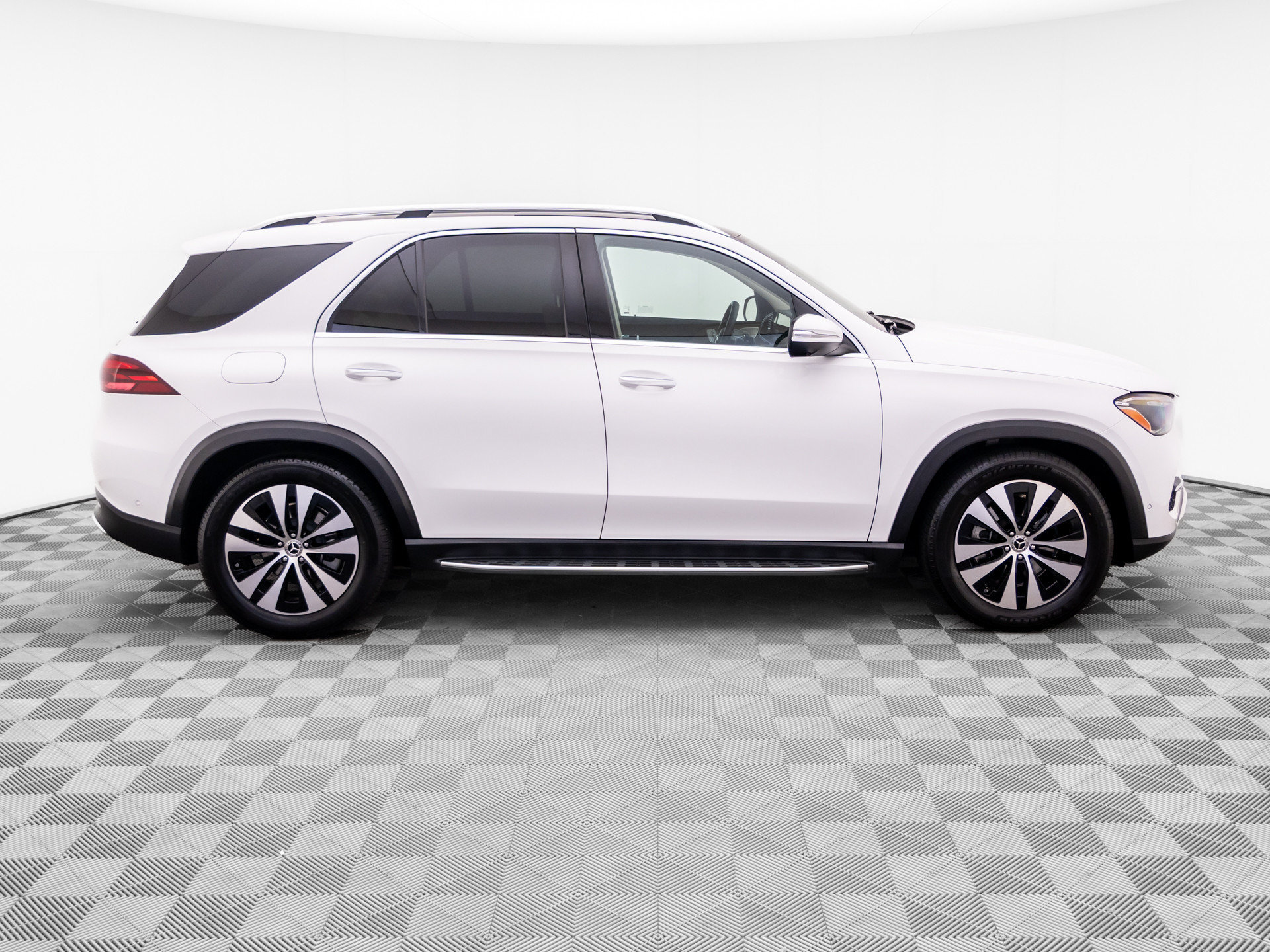 Used 2025 Mercedes-Benz GLE 350 4MATIC image 6