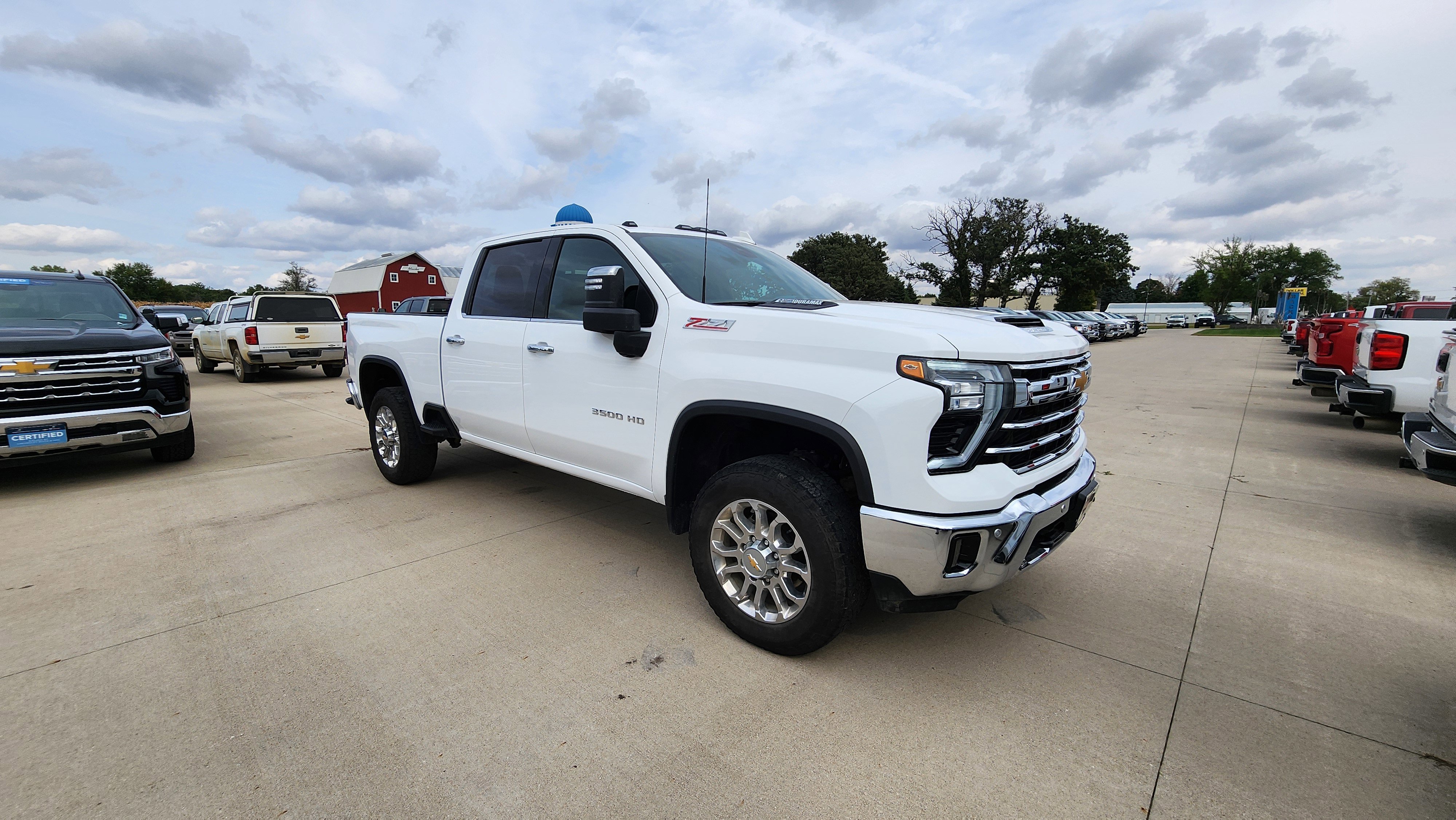 Certified 2025 Chevrolet Silverado 3500 LTZ w/ LTZ Premium Package image 3