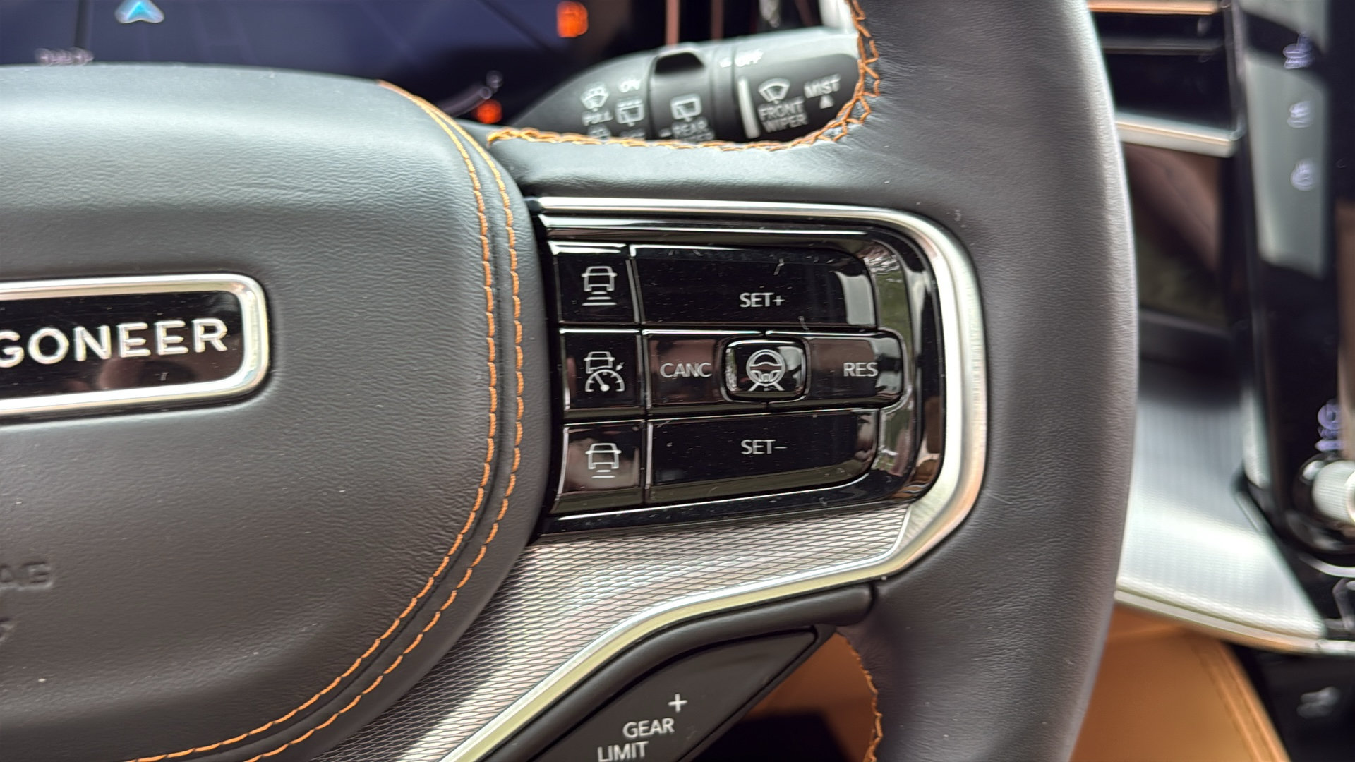 Used 2023 Jeep Grand Wagoneer Series III AWD/4WD image 16