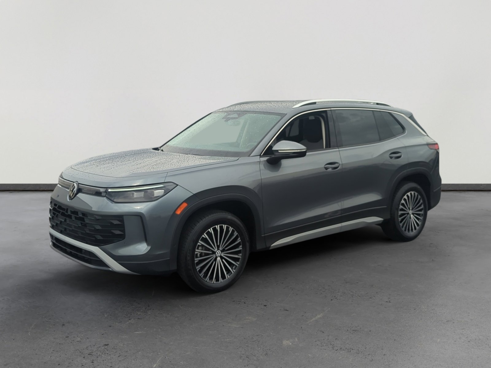 Certified 2025 Volkswagen Tiguan S w/ 18" Wheel Package