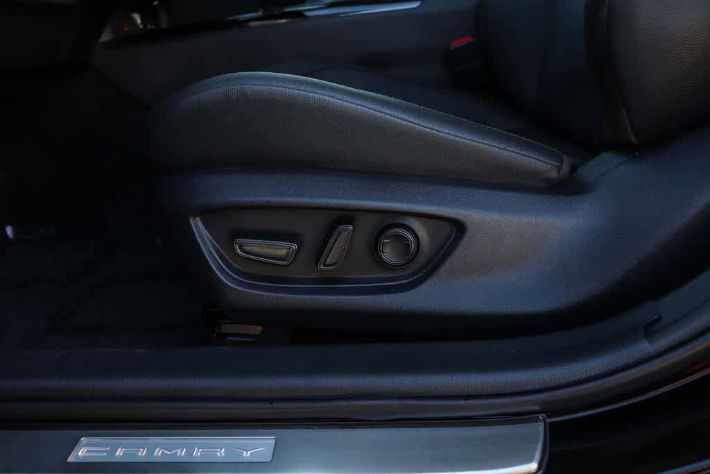 Used 2025 Toyota Camry XLE FWD image 19