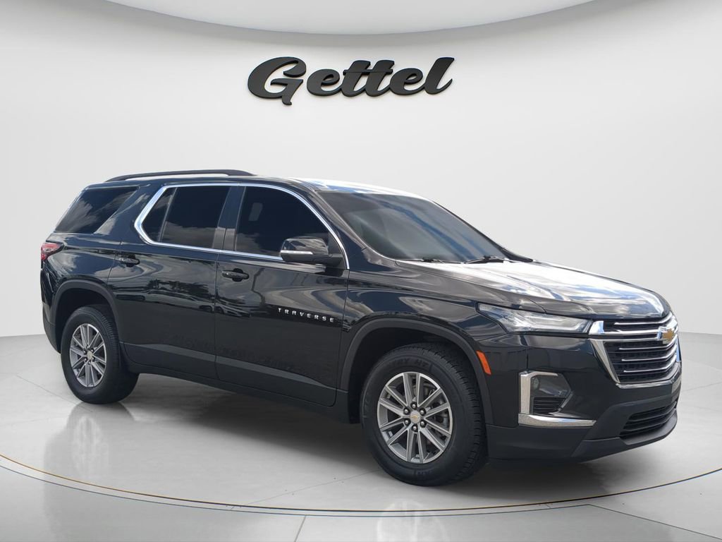 Used 2023 Chevrolet Traverse LT FWD video 2