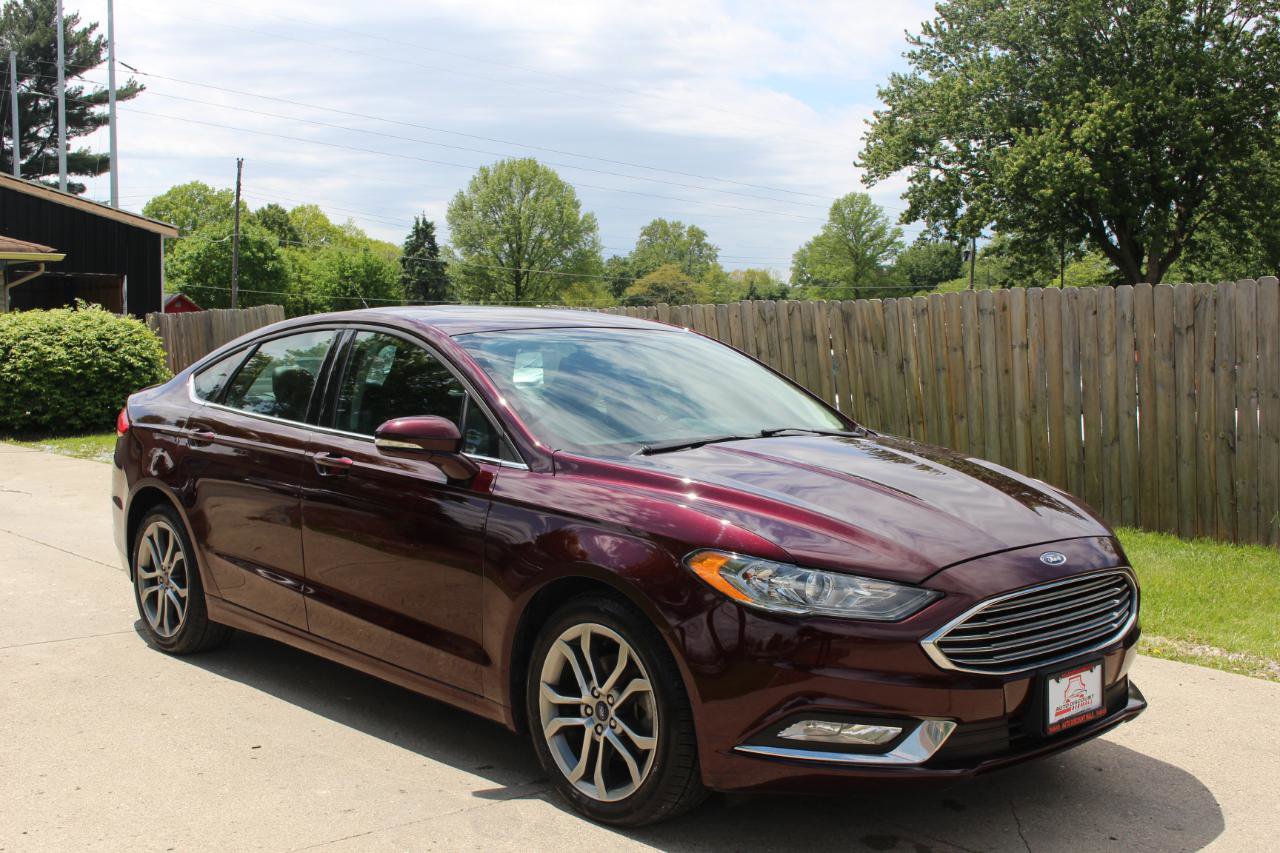 Used 2017 Ford Fusion SE w/ Equipment Group 201A AWD/4WD image 2
