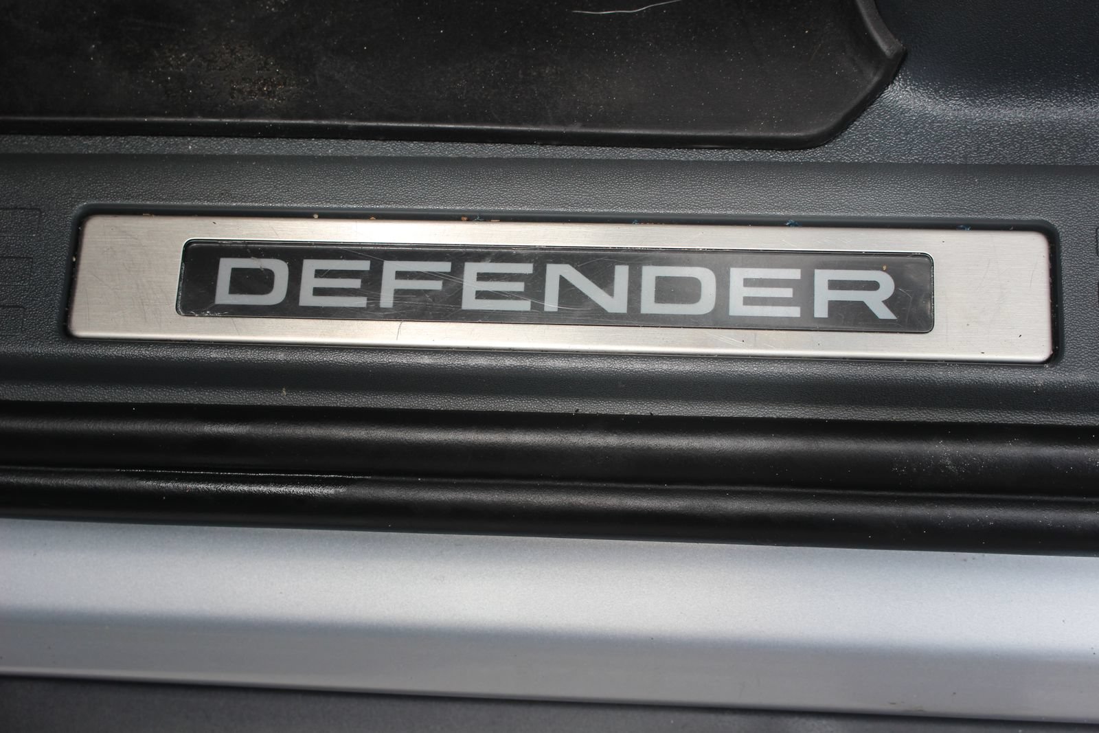 Used 2023 Land Rover Defender 130 X-Dynamic SE AWD/4WD image 23