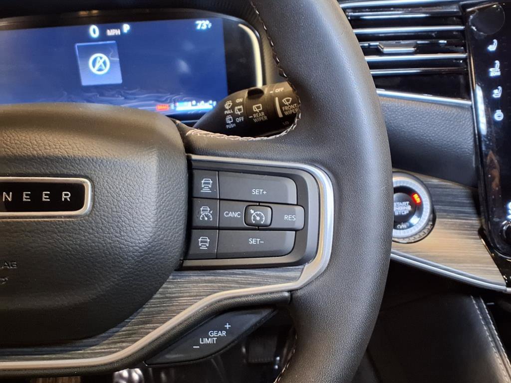 Used 2024 Jeep Wagoneer Series II w/ Flexible Seating Group image 23