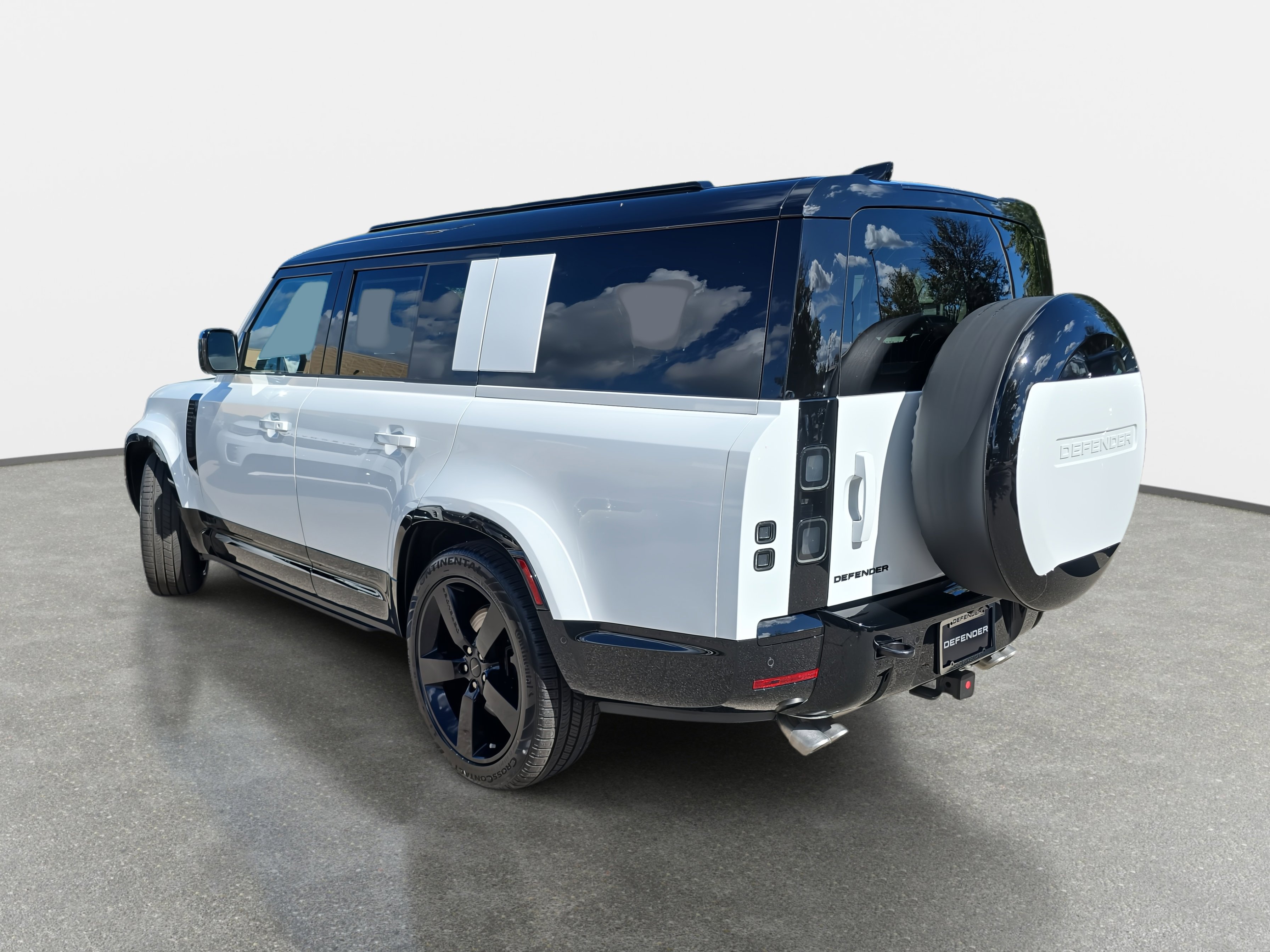 New 2026 Land Rover Defender 130 V8 image 7