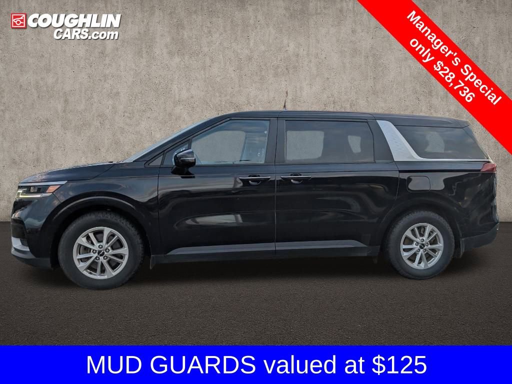 Used 2024 Kia Carnival LX image 4
