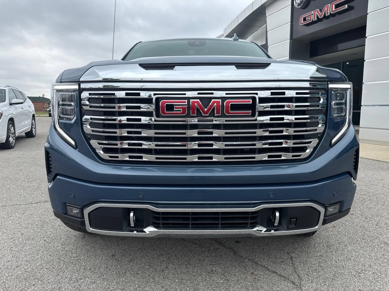 New 2026 GMC Sierra 1500 Denali w/ Technology Package AWD/4WD image 4