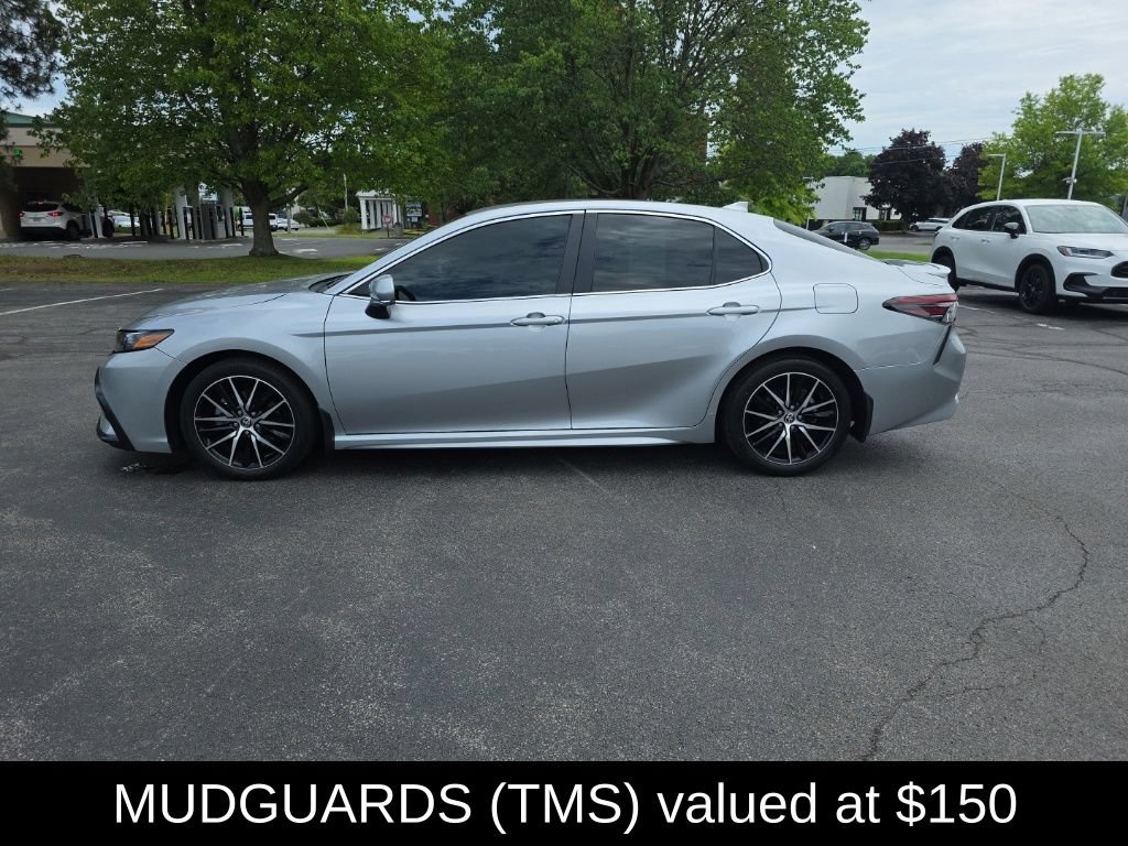 Used 2024 Toyota Camry SE FWD image 5