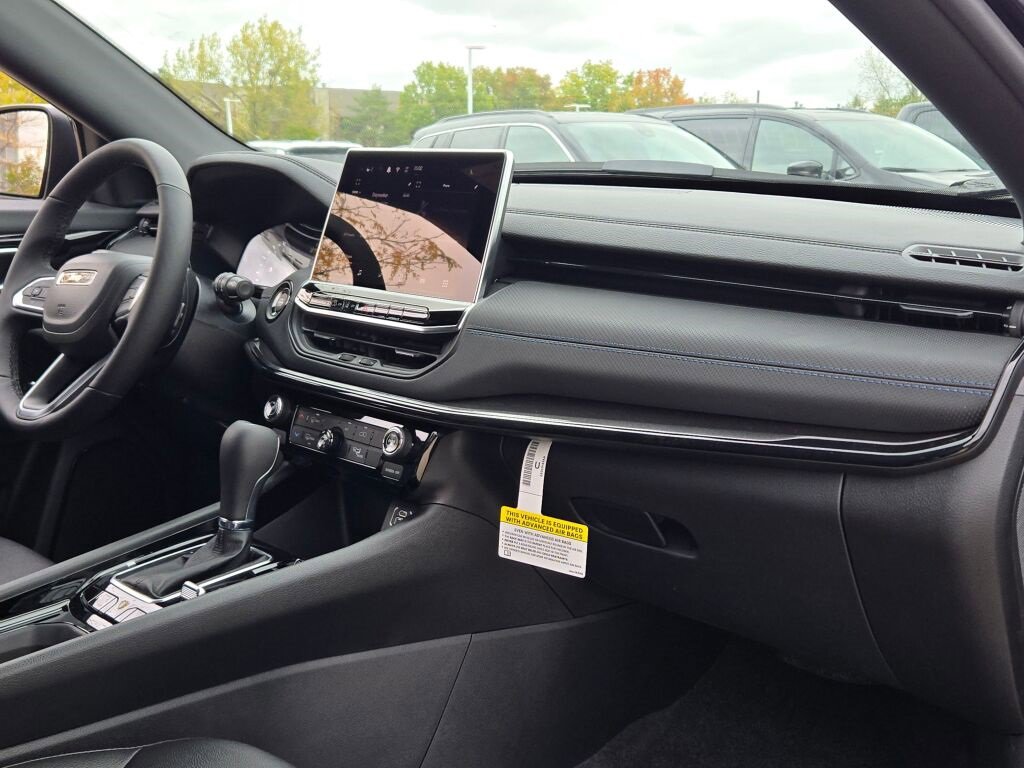 New 2026 Jeep Compass Latitude image 8
