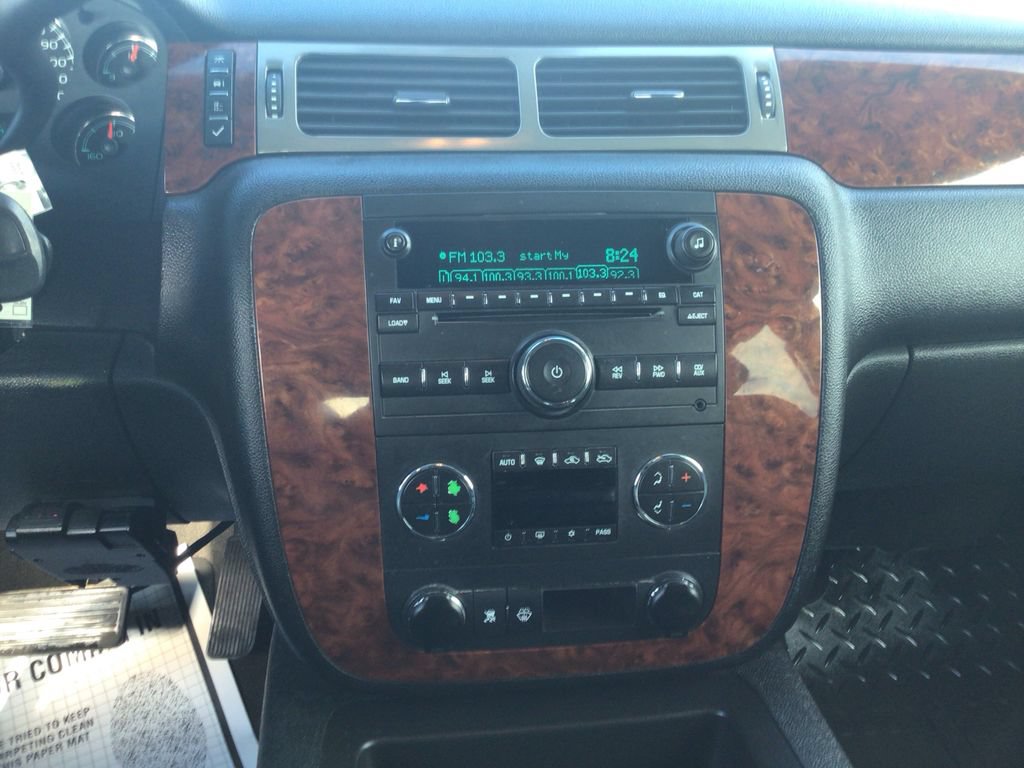 Used 2009 Chevrolet Silverado 1500 LTZ w/ LTZ Plus Package AWD/4WD image 14