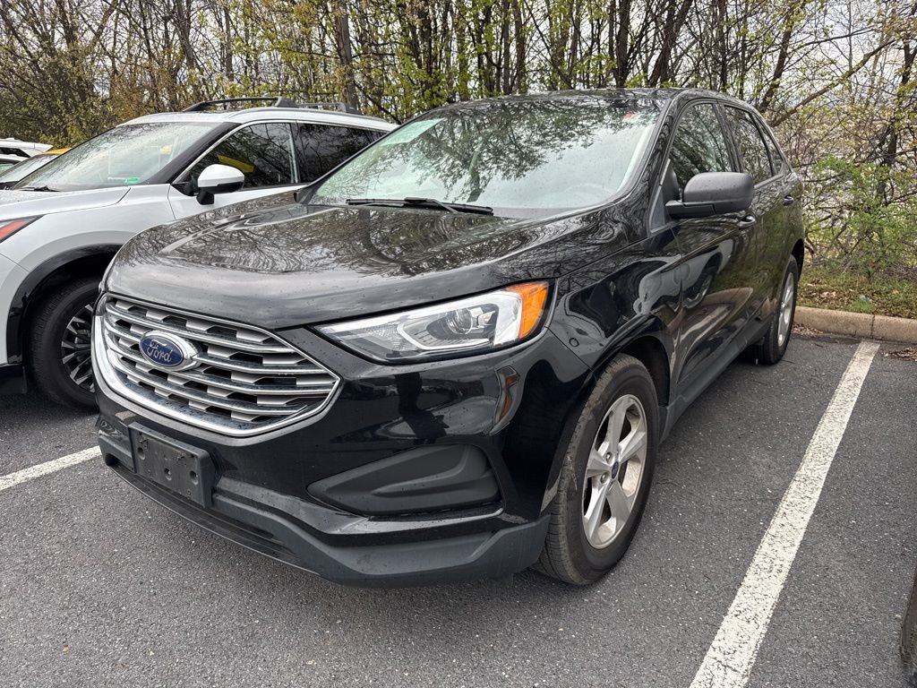 Used 2019 Ford Edge SE image 2