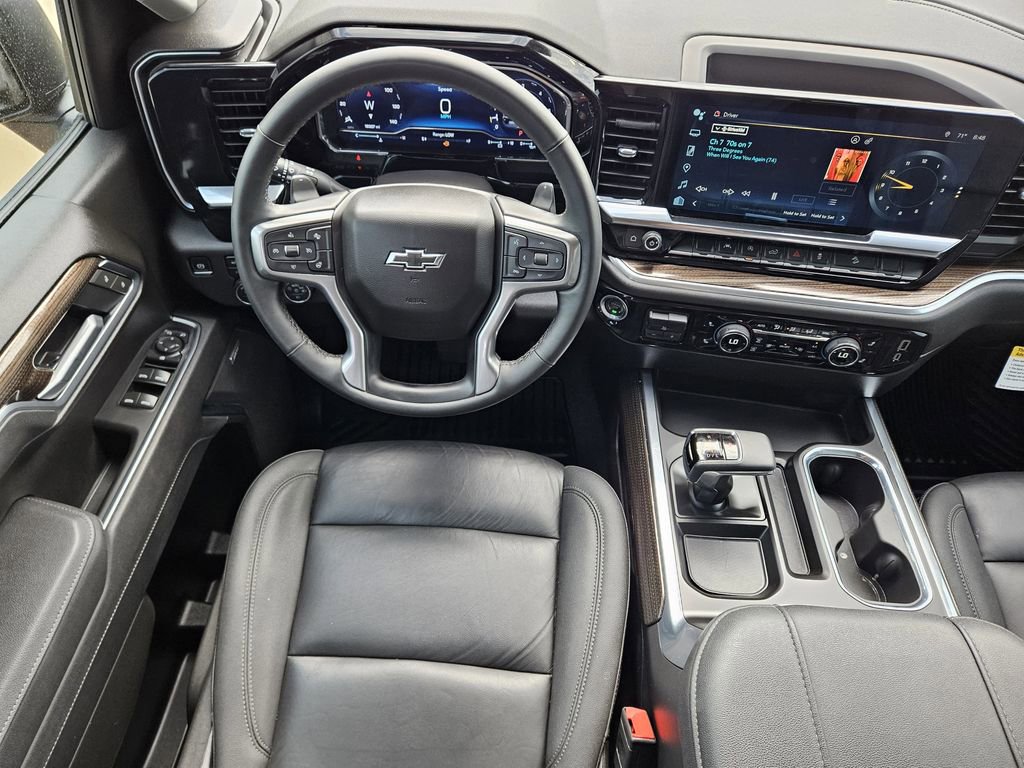 Used 2025 Chevrolet Silverado 1500 LT Trail Boss w/ Convenience Package II AWD/4WD image 32