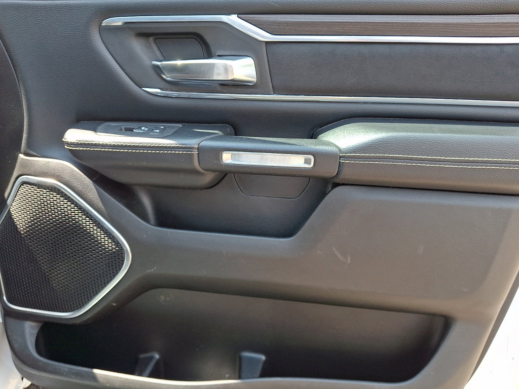 Used 2025 RAM 1500 Laramie AWD/4WD image 10