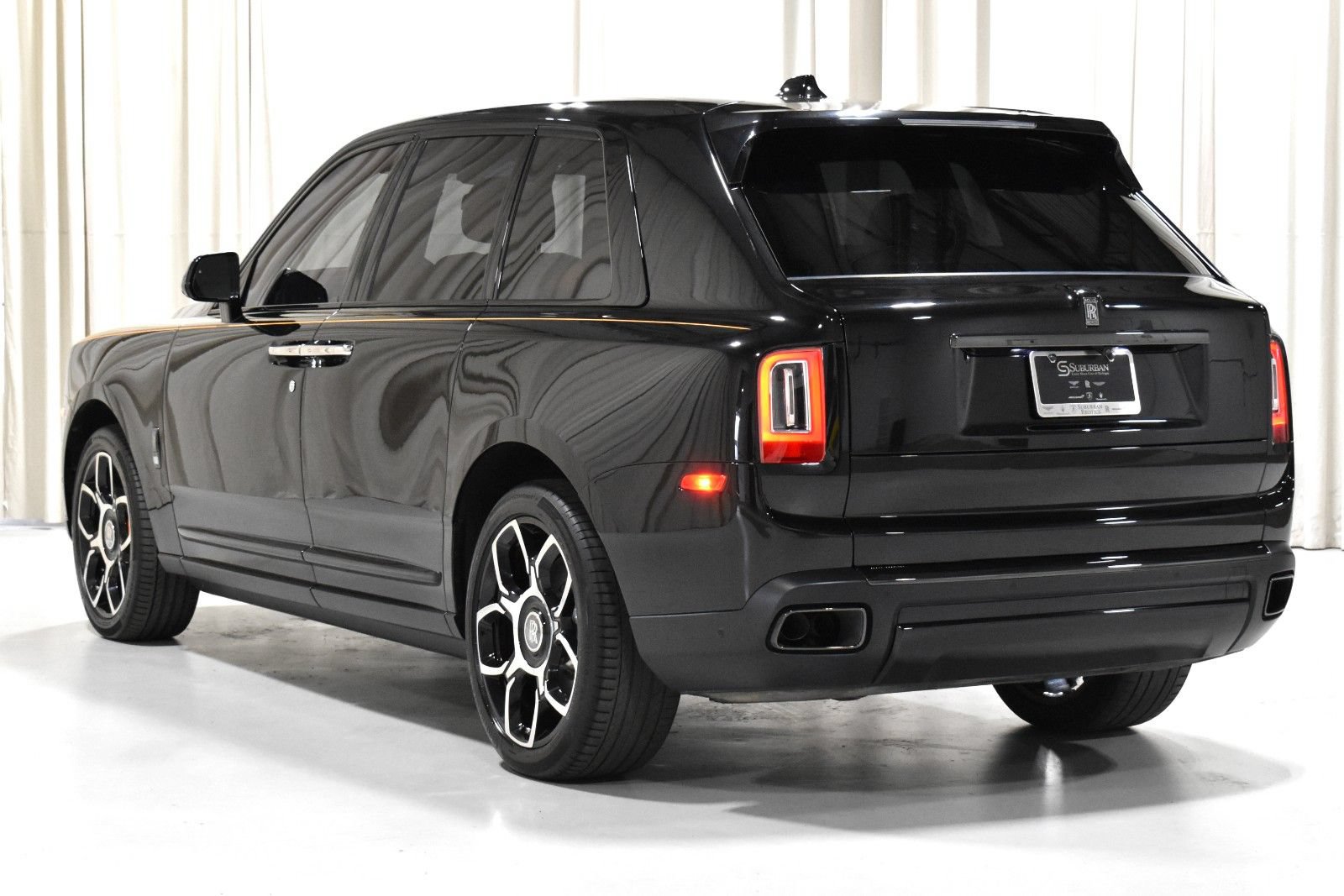 Certified 2023 Rolls-Royce Cullinan Black Badge w/ Driver's Package AWD/4WD image 9