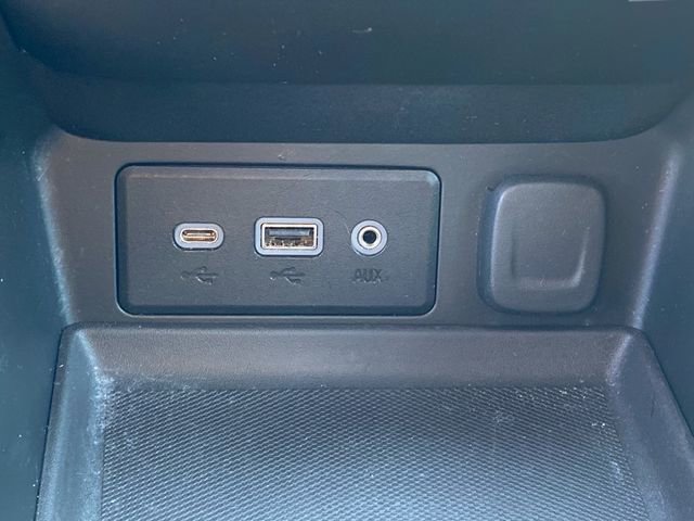 Used 2022 GMC Terrain SLE w/ Driver Convenience Package image 13