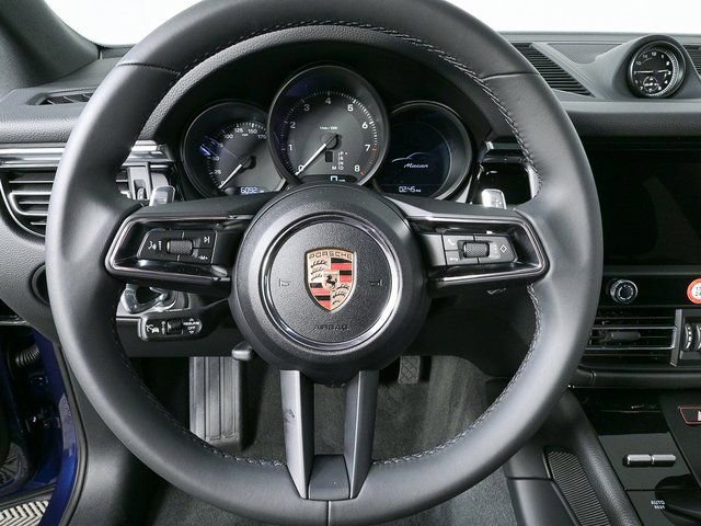 Certified 2025 Porsche Macan AWD image 10