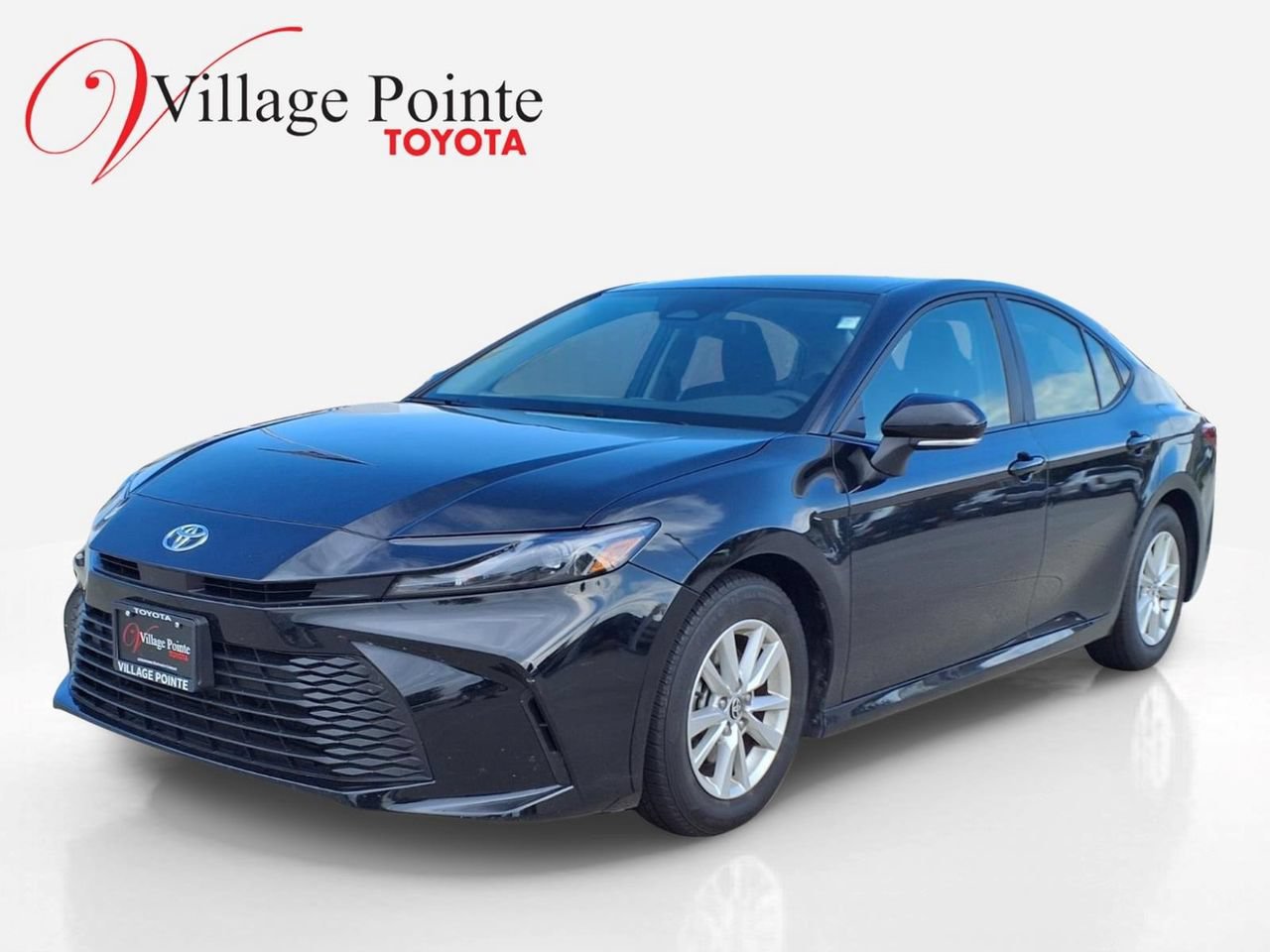 Used 2025 Toyota Camry LE FWD image 1
