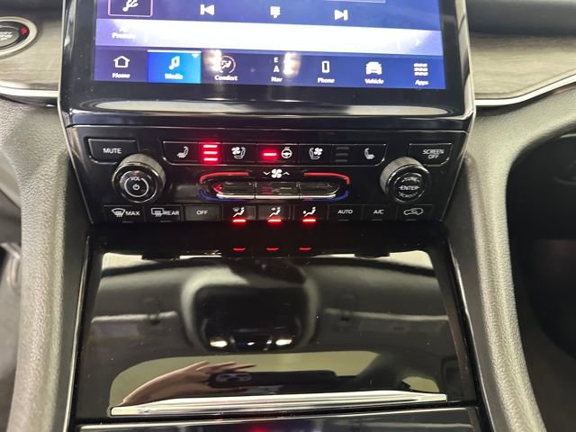 Used 2022 Jeep Grand Cherokee Limited 4xe w/ Luxury Tech Group II image 23