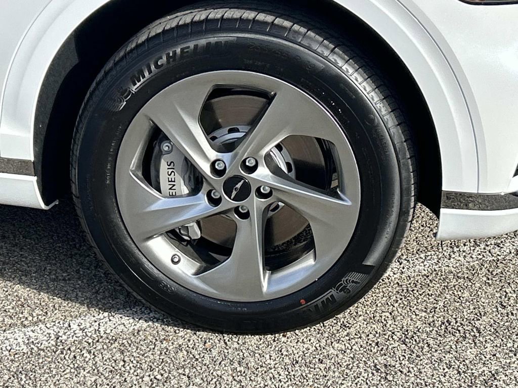 New 2026 Genesis GV70 2.5T Select image 9