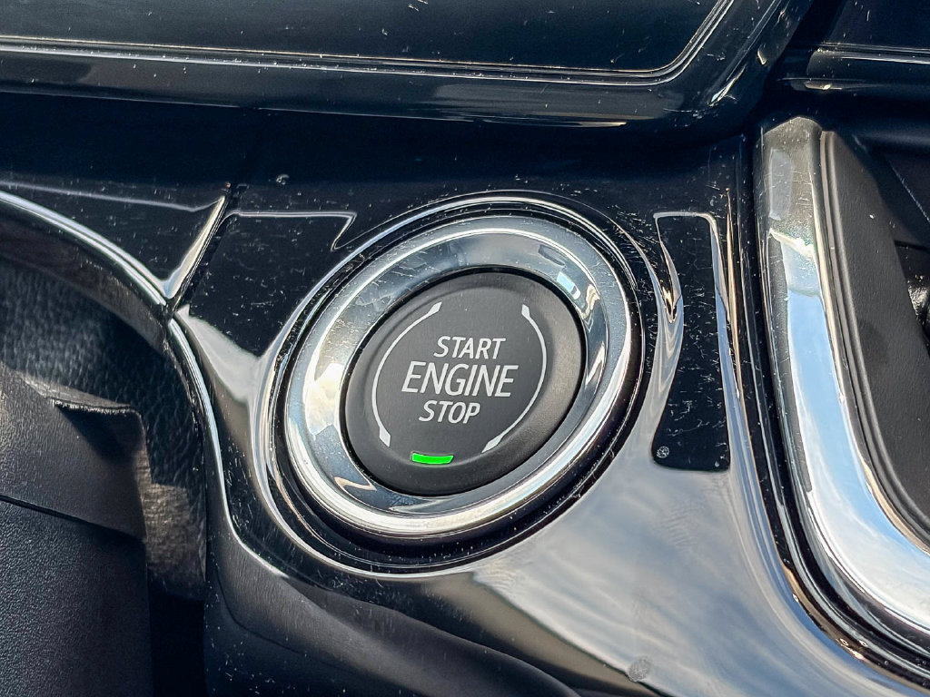 Used 2026 Chevrolet Trax RS FWD image 24