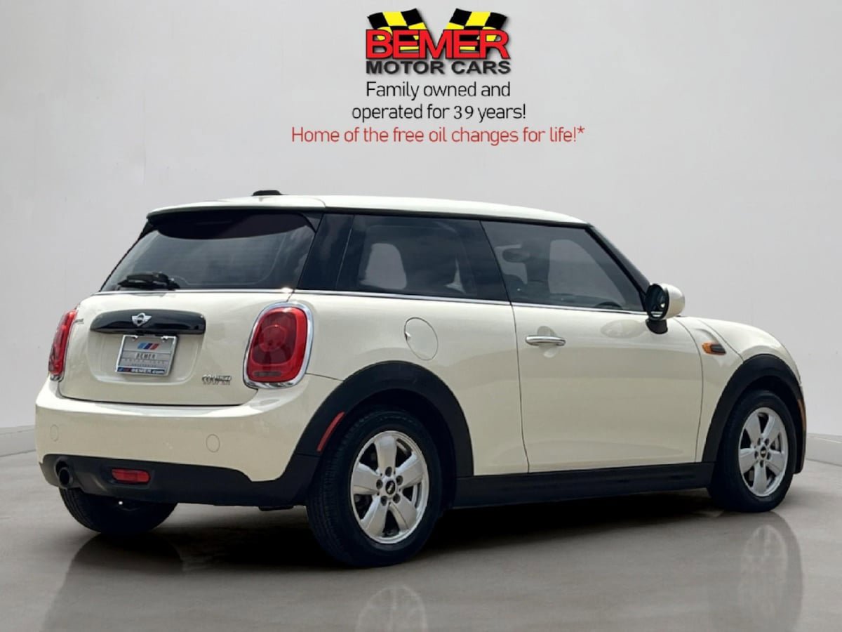 Used 2017 MINI Cooper 2-Door Hardtop FWD image 5
