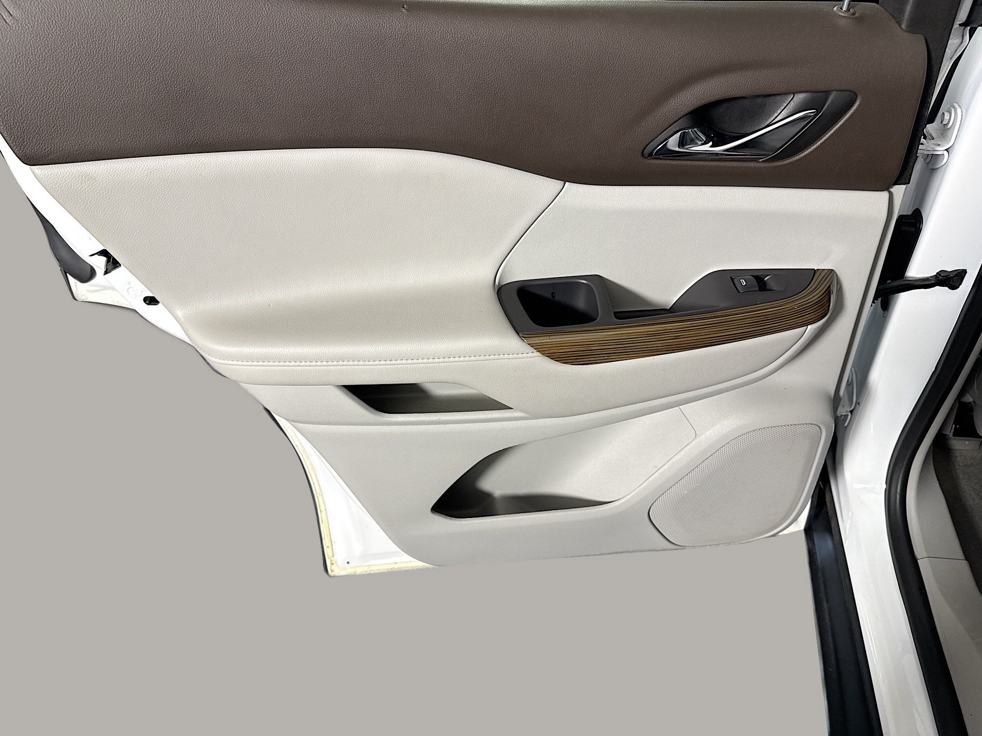 Used 2022 GMC Acadia SLE FWD image 26