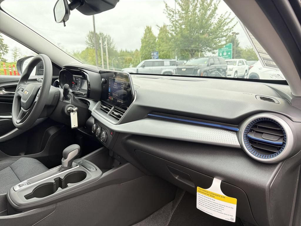 New 2026 Chevrolet Trax LS w/ LS Convenience Package FWD image 28