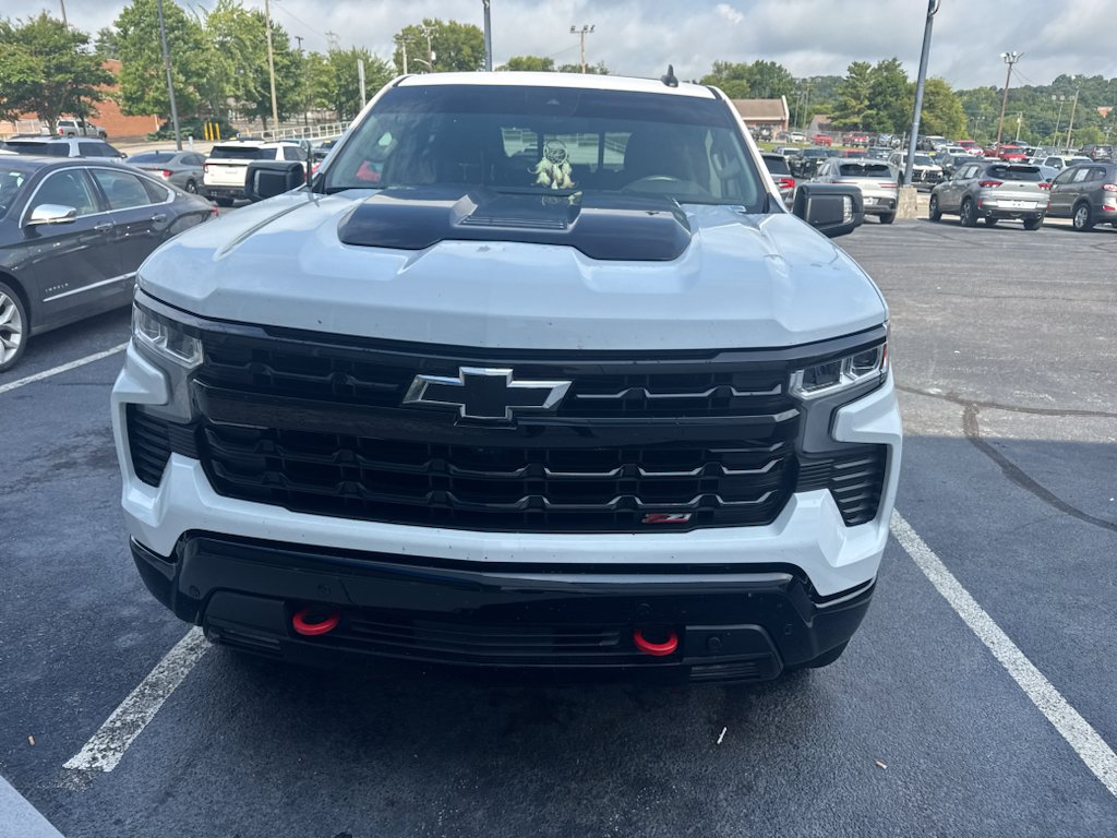 Used 2025 Chevrolet Silverado 1500 LT Trail Boss w/ LT Trail Boss Premium Package AWD/4WD image 2