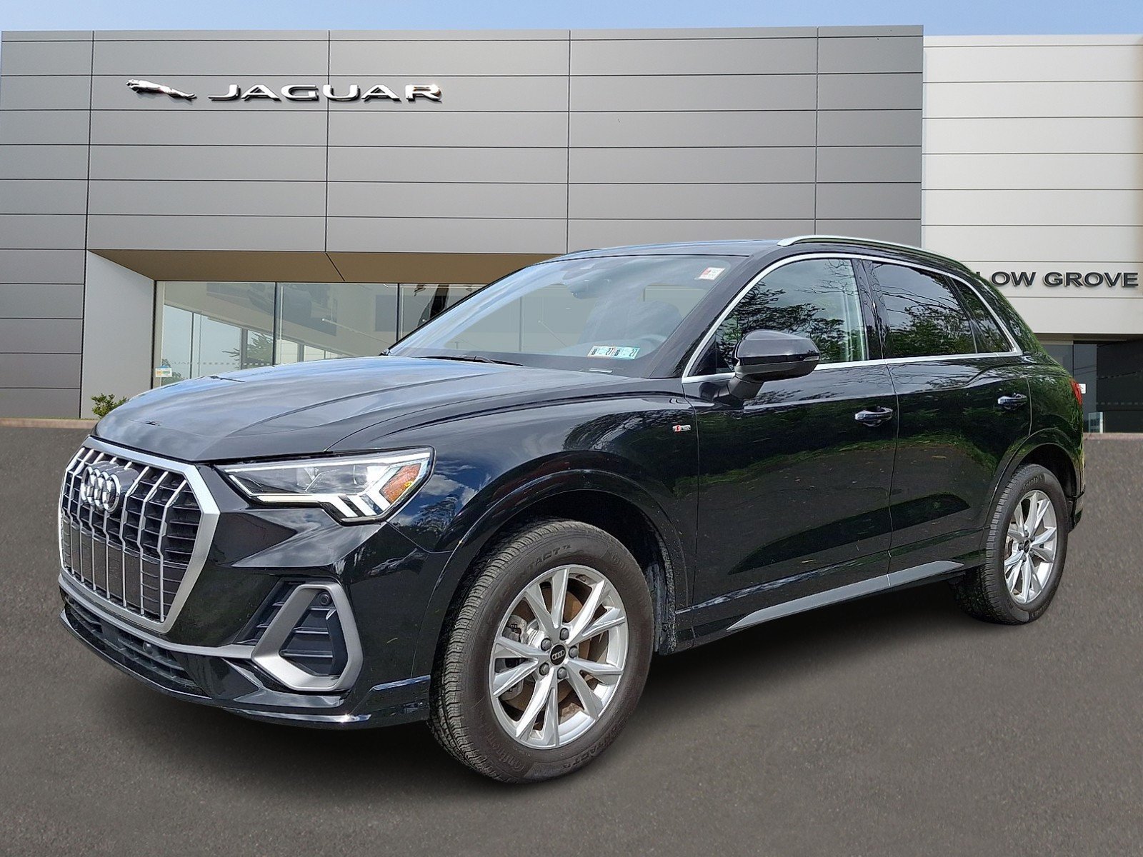 Used 2023 Audi Q3 2.0T Premium Plus AWD/4WD image 1