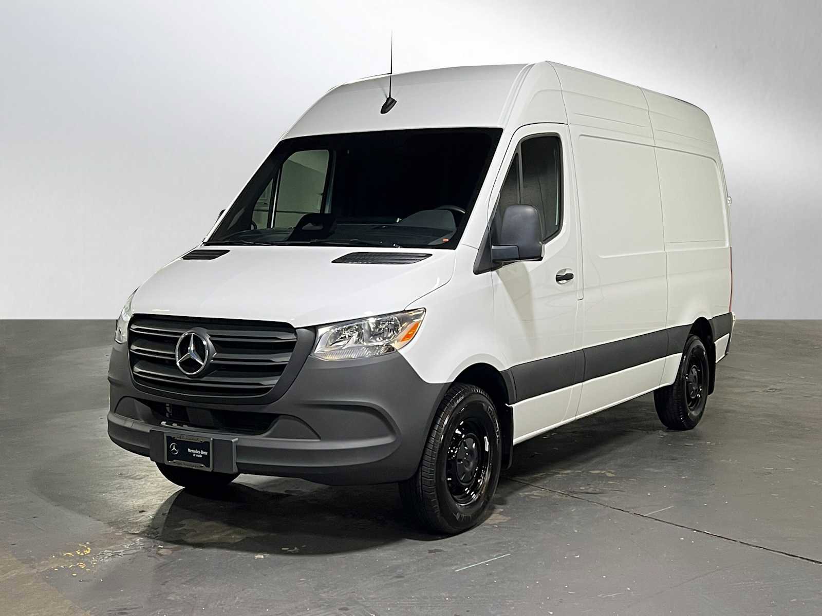 Used 2025 Mercedes-Benz Sprinter 2500 image 7