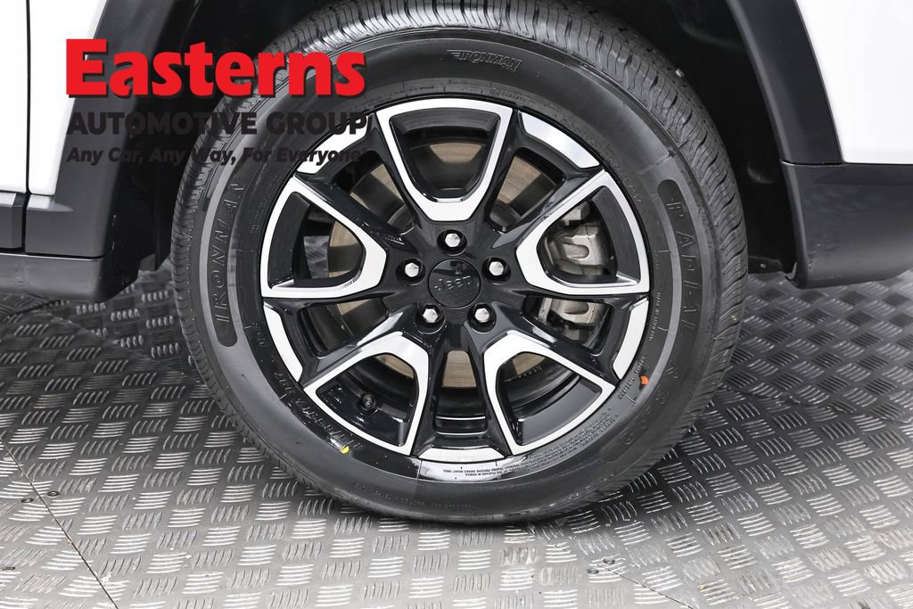 Used 2024 Jeep Compass Trailhawk AWD/4WD image 30