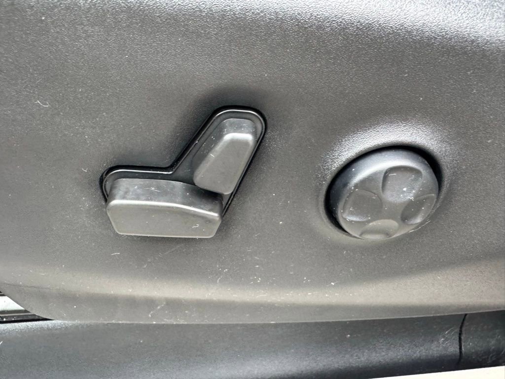 Used 2022 Chrysler Pacifica Touring-L image 22