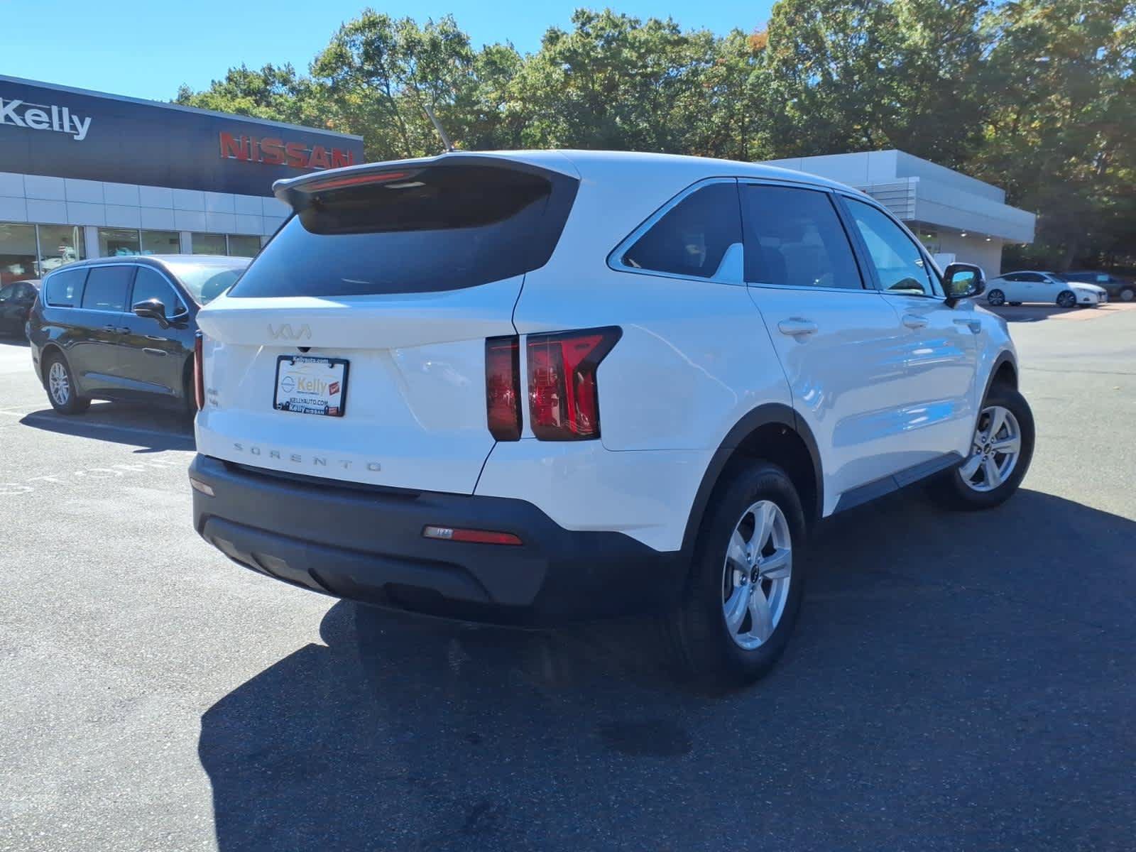 Used 2022 Kia Sorento LX AWD/4WD image 5