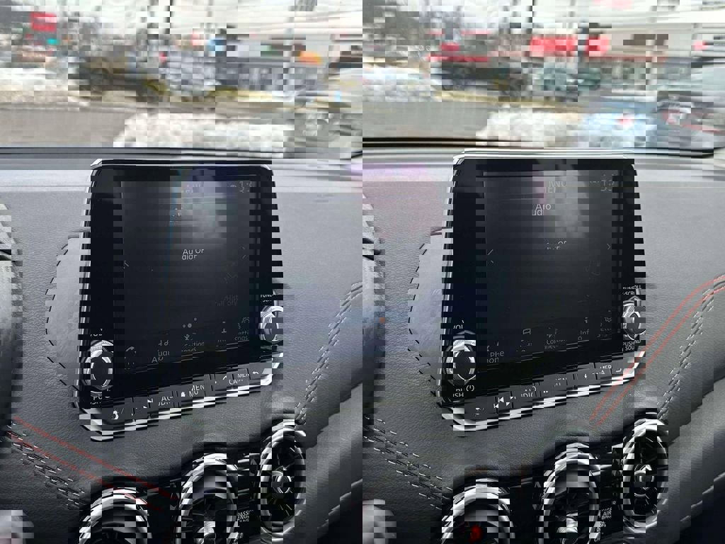 Used 2024 Nissan Sentra SR w/ SR Premium Package image 28