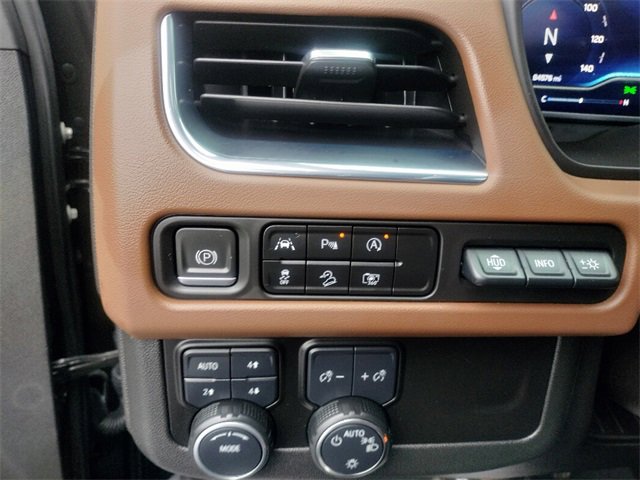 Used 2023 Chevrolet Suburban High Country image 32