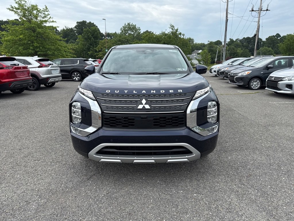New 2025 Mitsubishi Outlander SE image 14